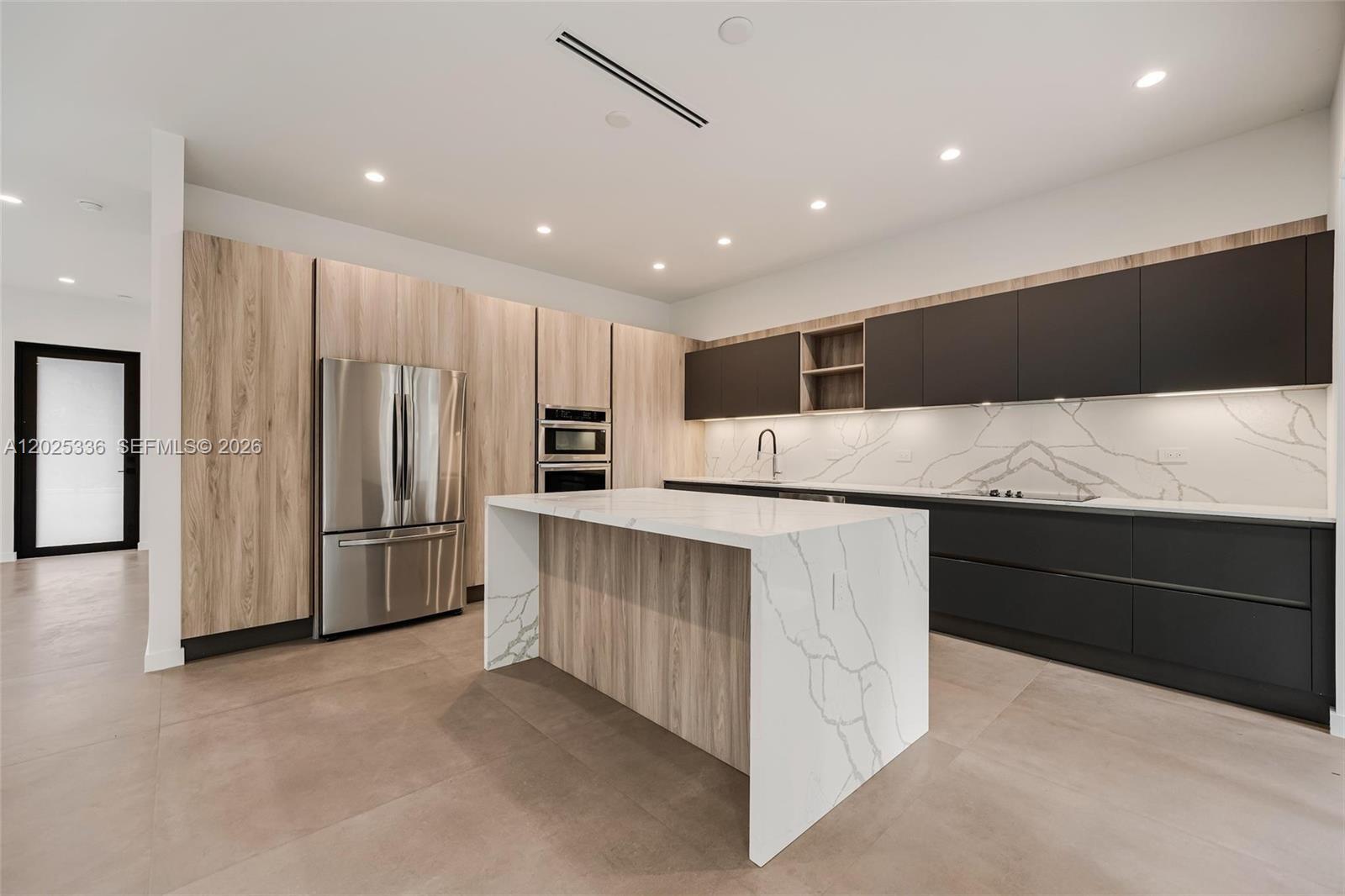 3370 Thomas Miami, FL 33133