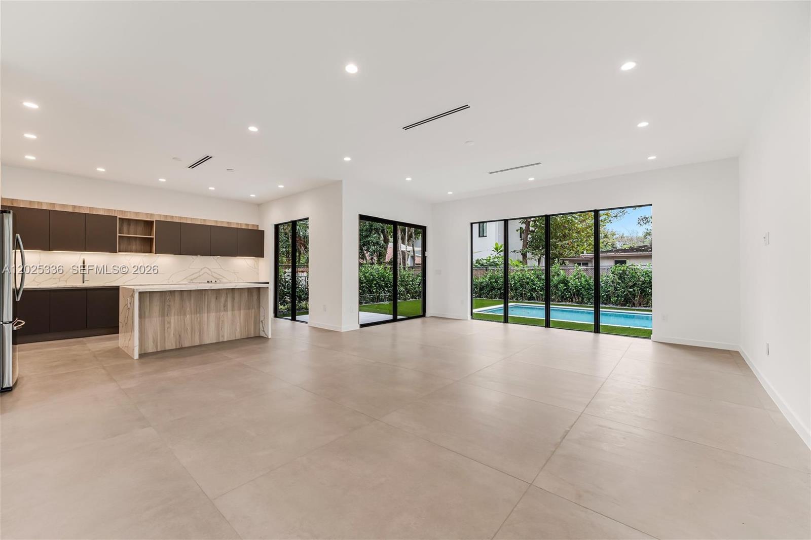 3370 Thomas Miami, FL 33133