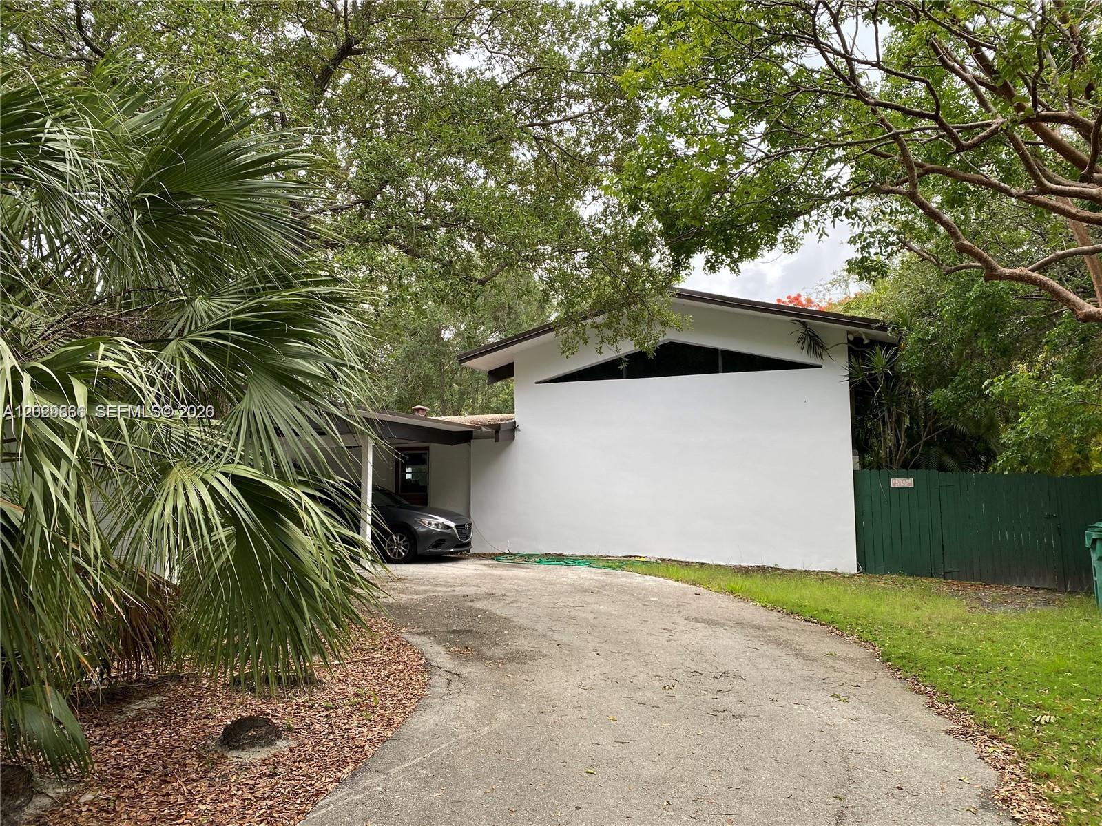 Undisclosed Address Pinecrest, FL 33156