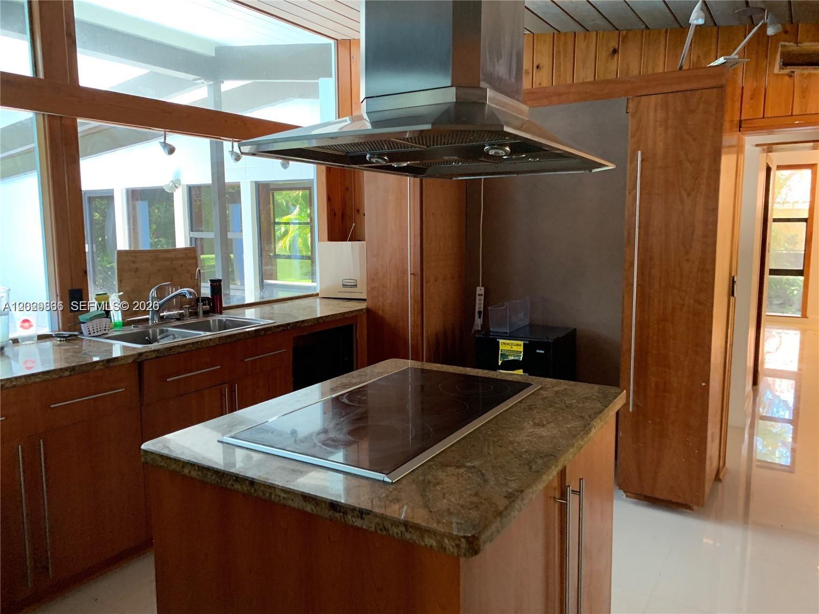 Undisclosed Address Pinecrest, FL 33156