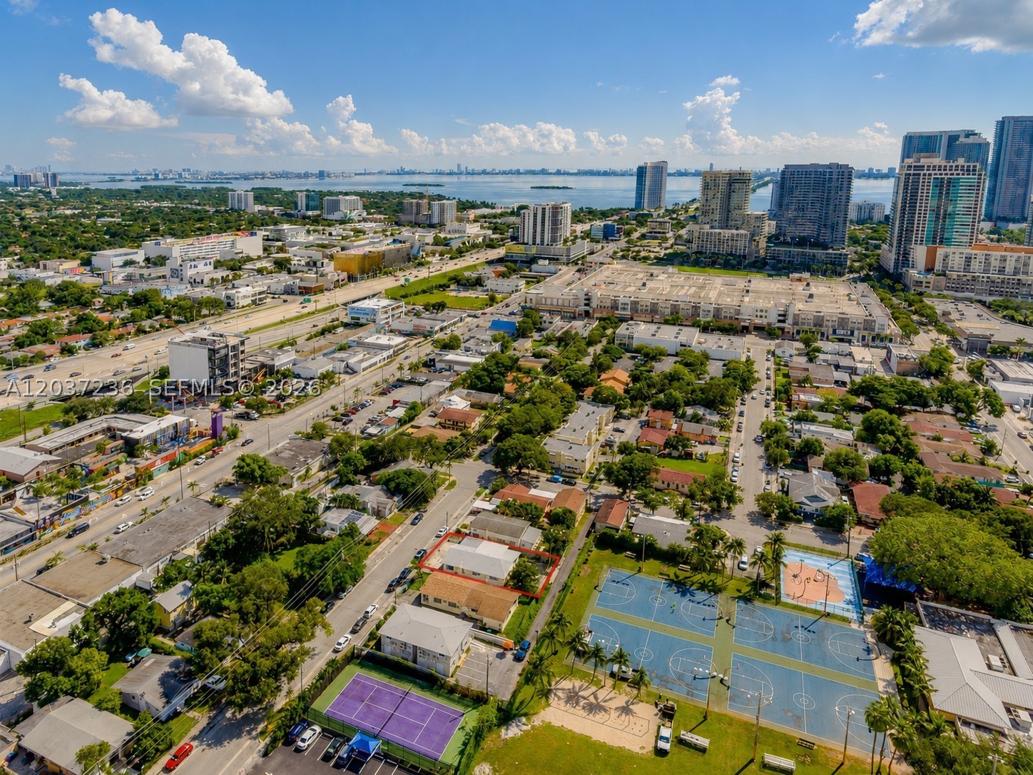 118 NW 35th St Miami, FL 33127