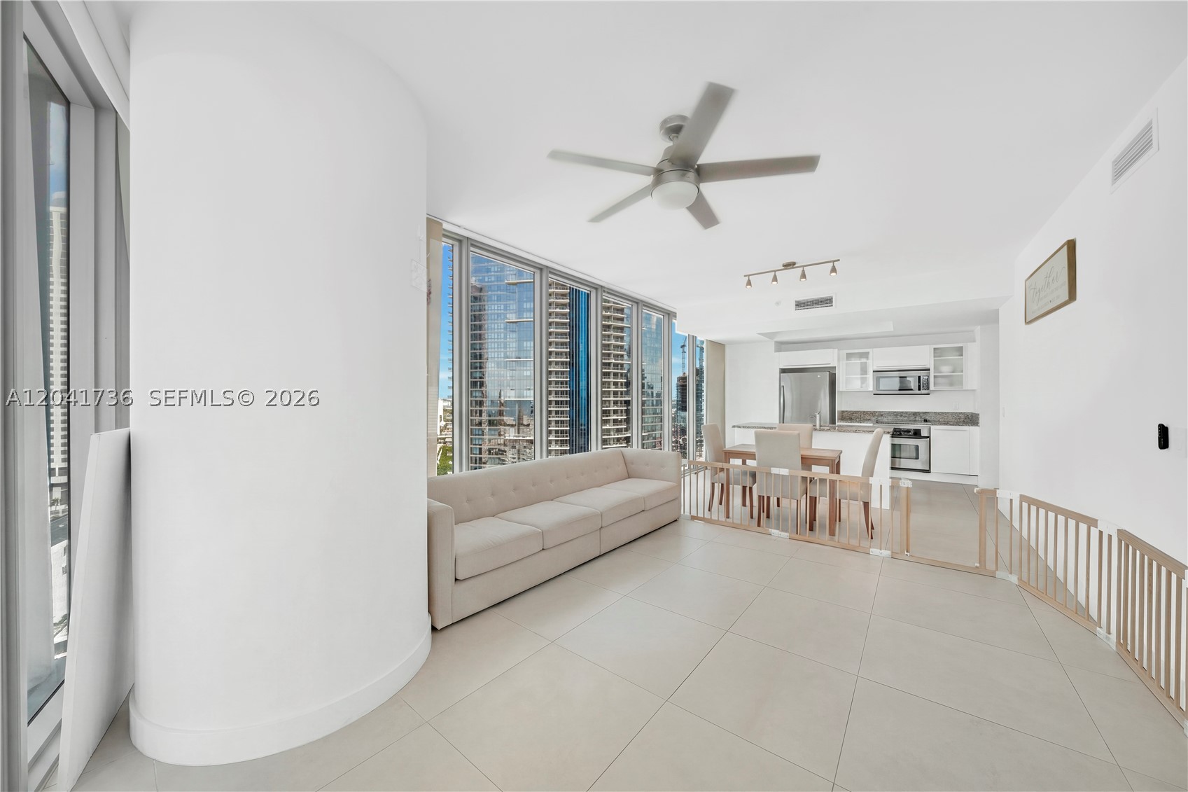 888 Biscayne Blvd #2101 Miami, FL 33132