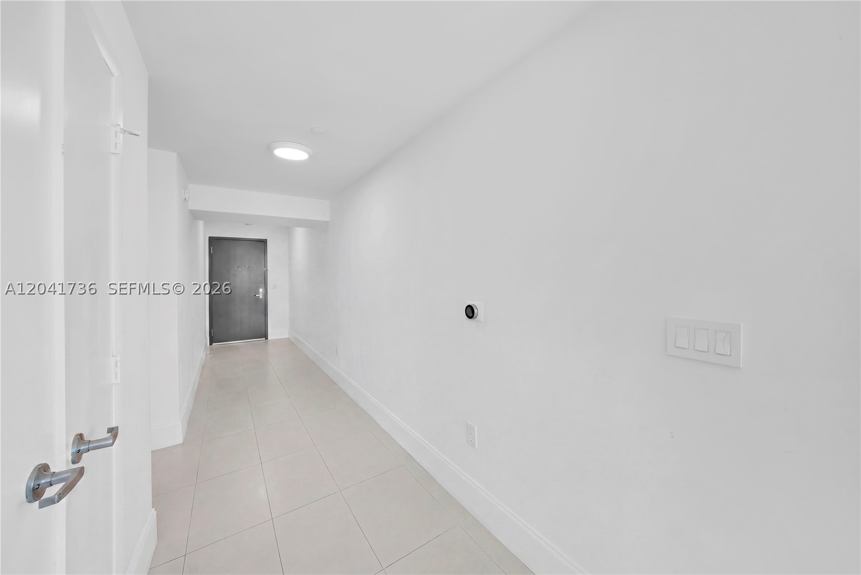 888 Biscayne Blvd #2101 Miami, FL 33132