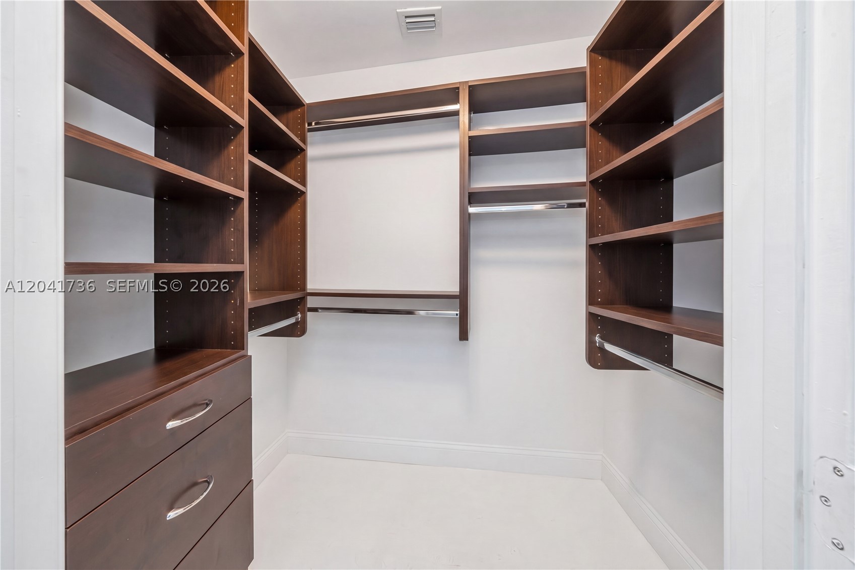888 Biscayne Blvd #2101 Miami, FL 33132
