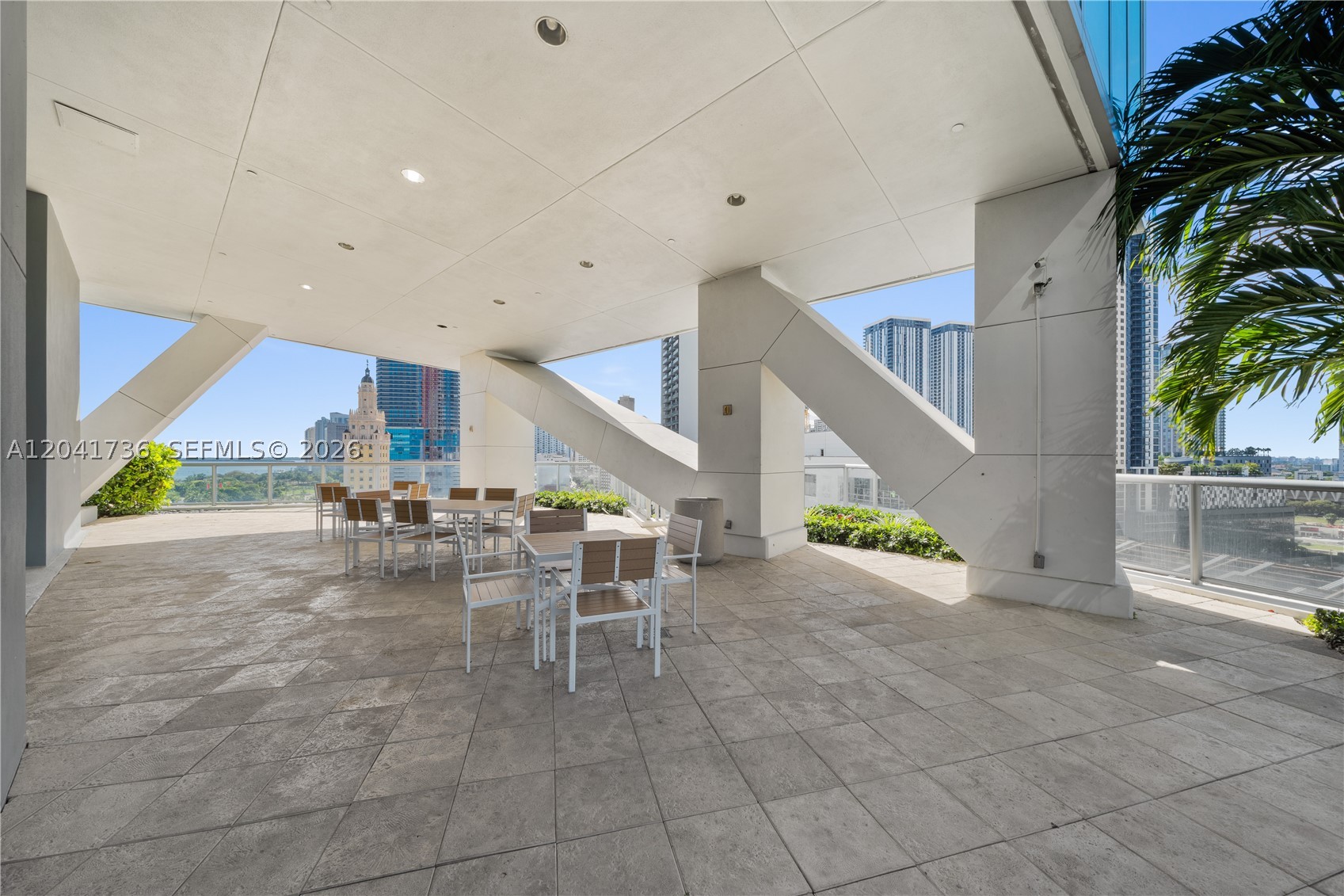 888 Biscayne Blvd #2101 Miami, FL 33132
