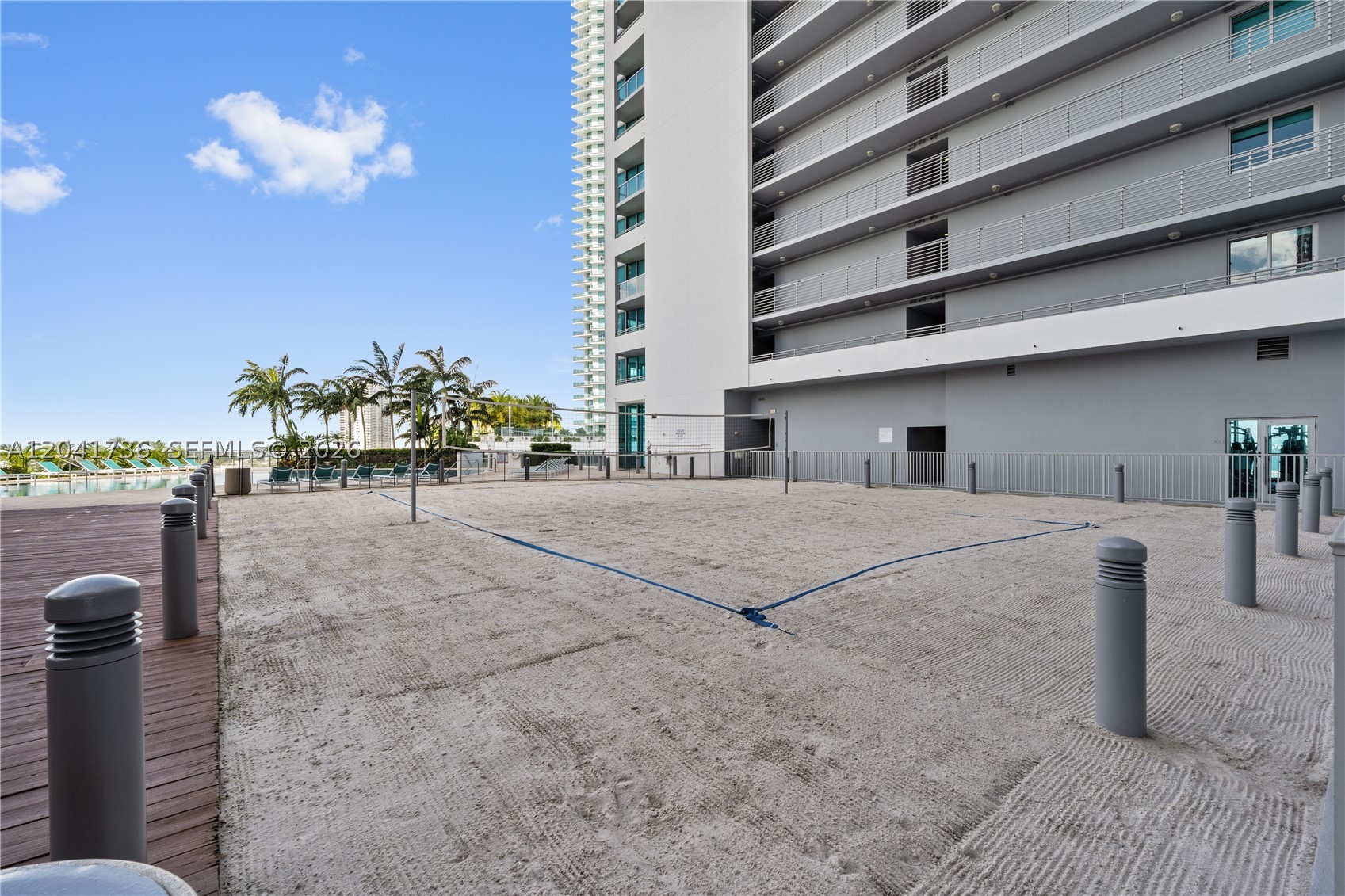 888 Biscayne Blvd #2101 Miami, FL 33132