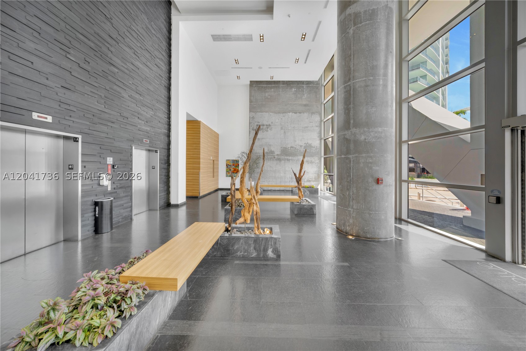 888 Biscayne Blvd #2101 Miami, FL 33132