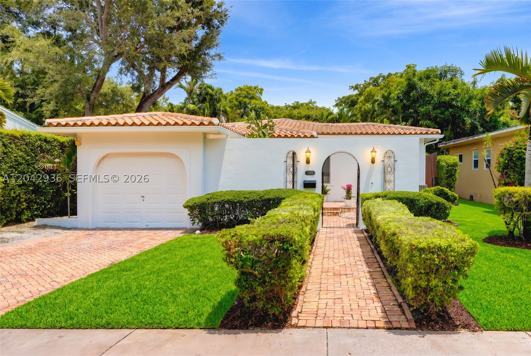 4943 Riviera Dr