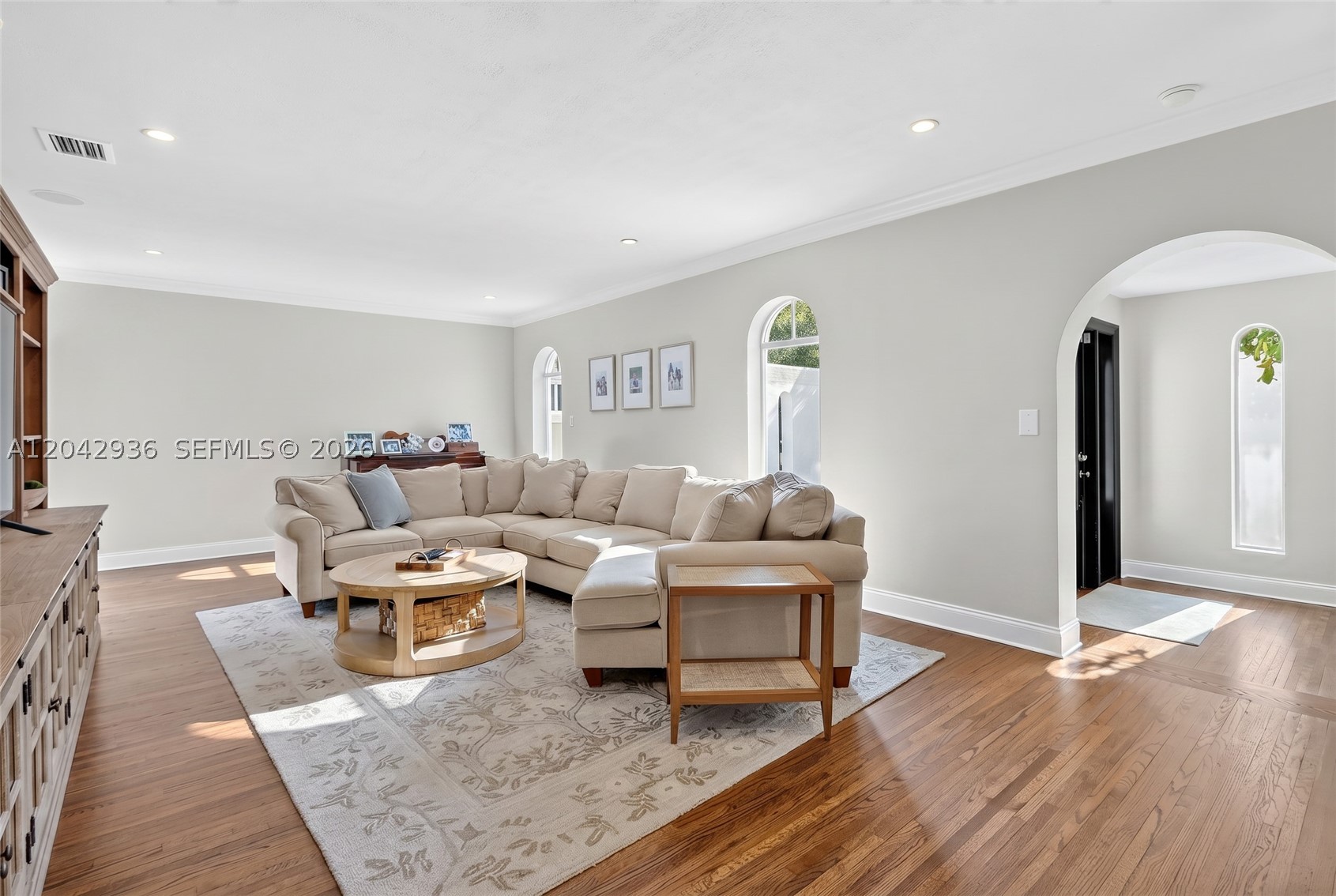 4943 Riviera Dr Coral Gables, FL 33146