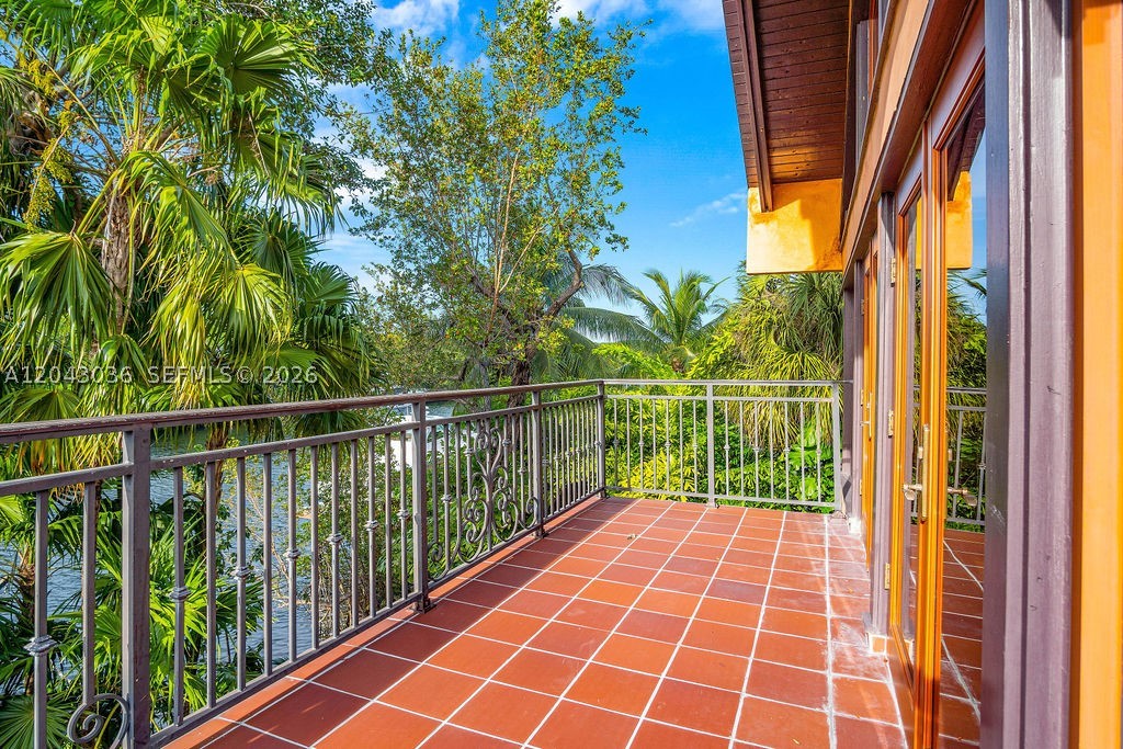 6960 Mira Flores Ave #6960 Coral Gables, FL 33143