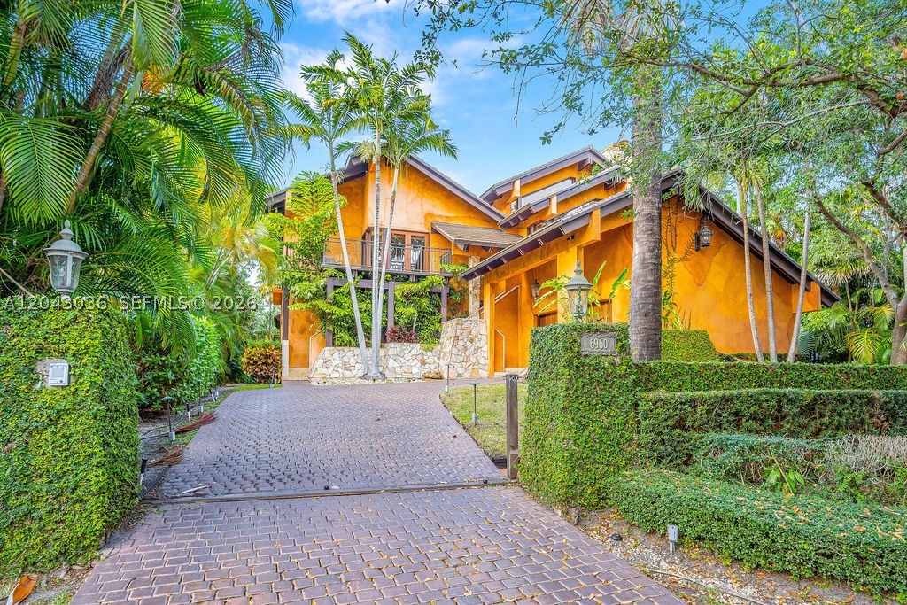 6960 Mira Flores Ave #6960 Coral Gables, FL 33143