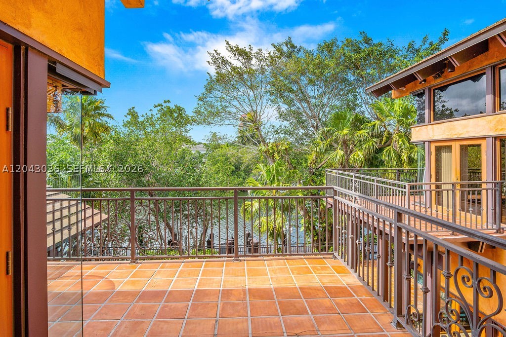 6960 Mira Flores Ave #6960 Coral Gables, FL 33143