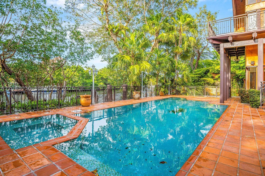 6960 Mira Flores Ave #6960 Coral Gables, FL 33143