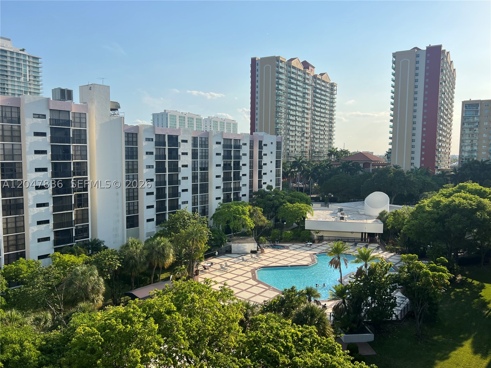 17011 N Bay Rd #816