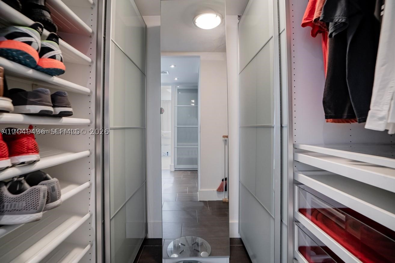 image Arlen House East15
