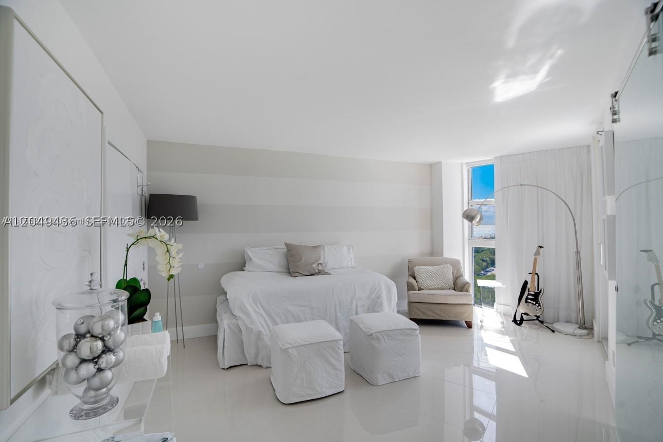 image Arlen House East17