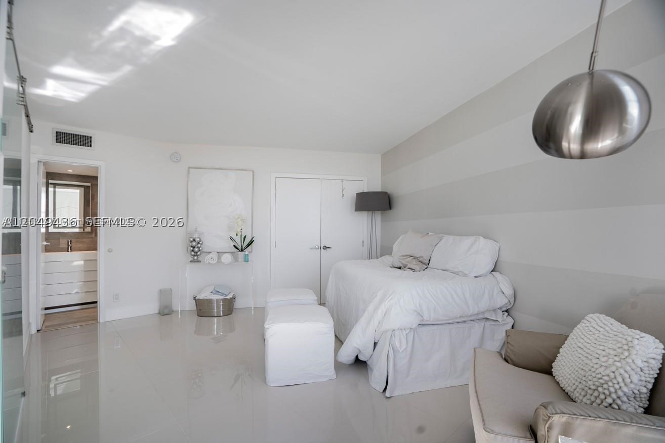 image Arlen House East18