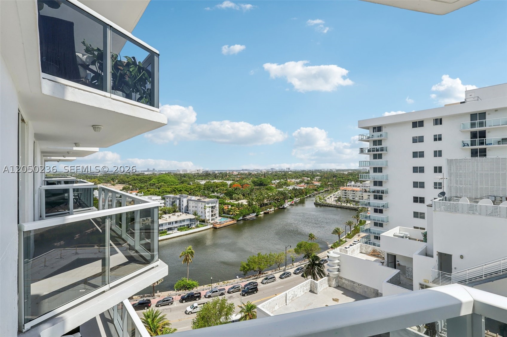 2401 Collins Ave #1612
