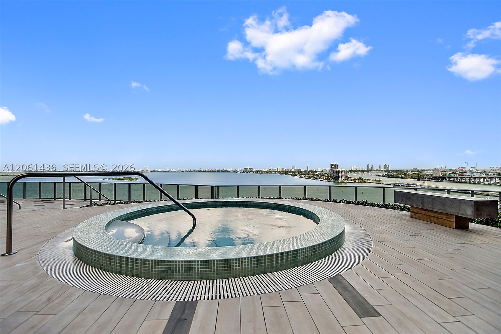 image Aria on the Bay21