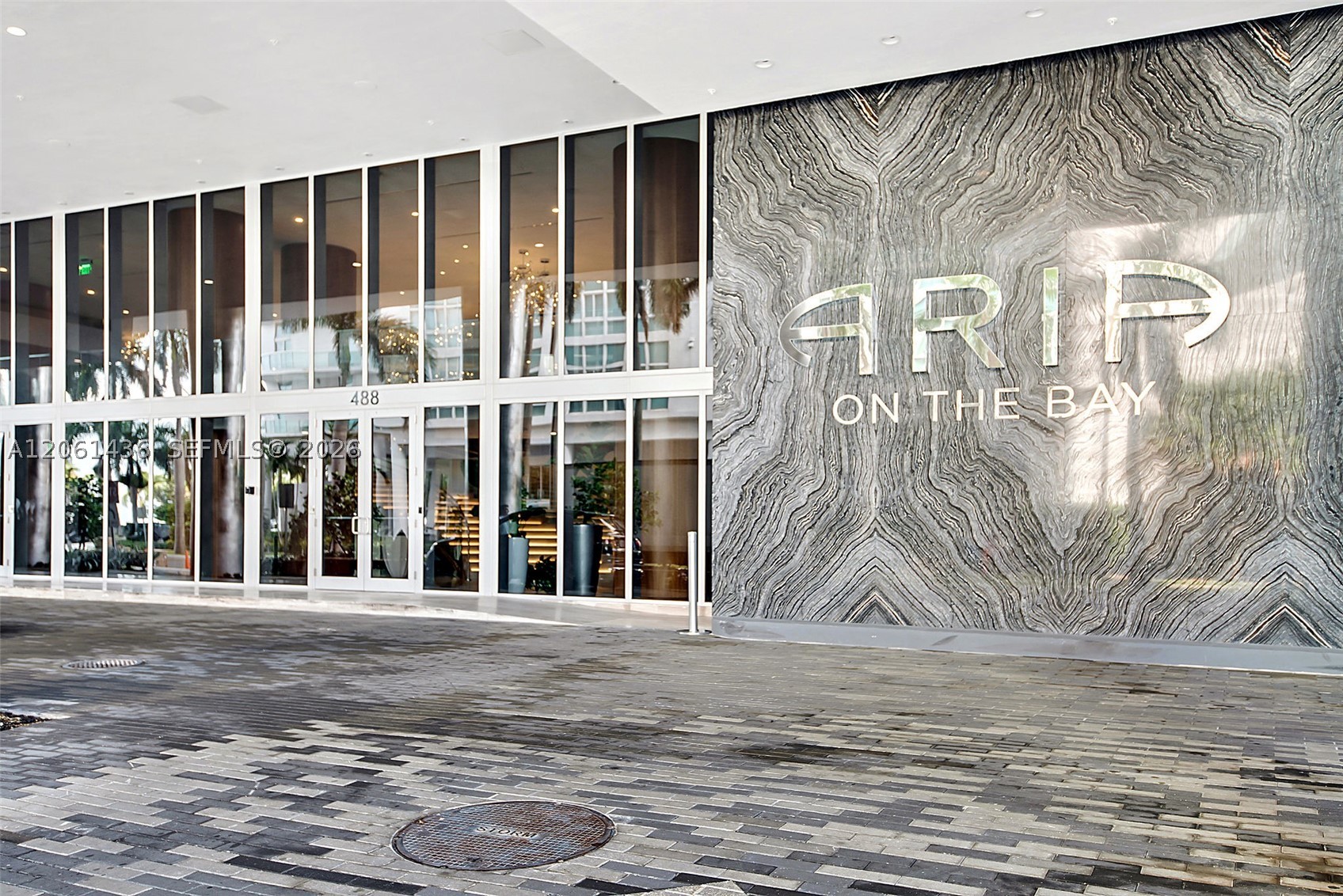 image Aria on the Bay32