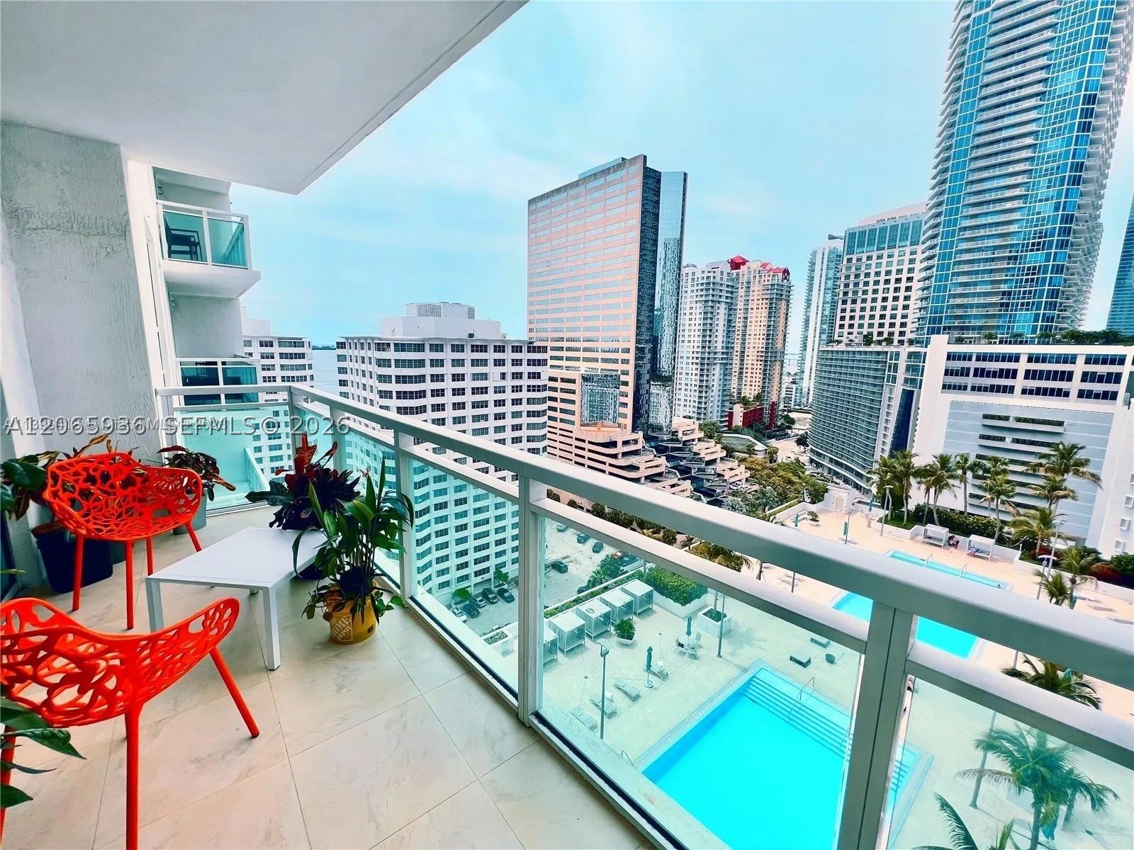 950 Brickell Bay Dr #1807