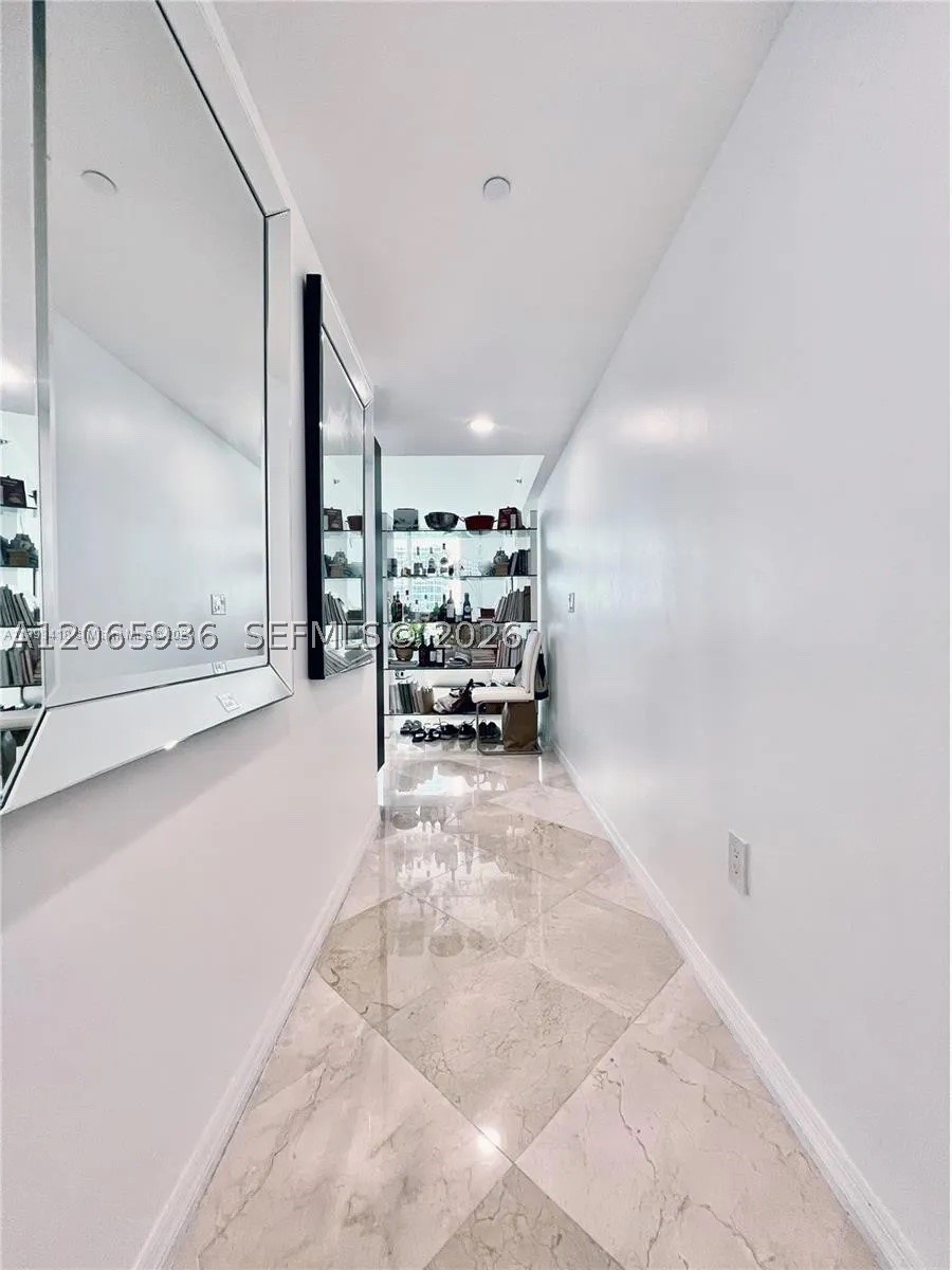 image The Plaza on Brickell East2