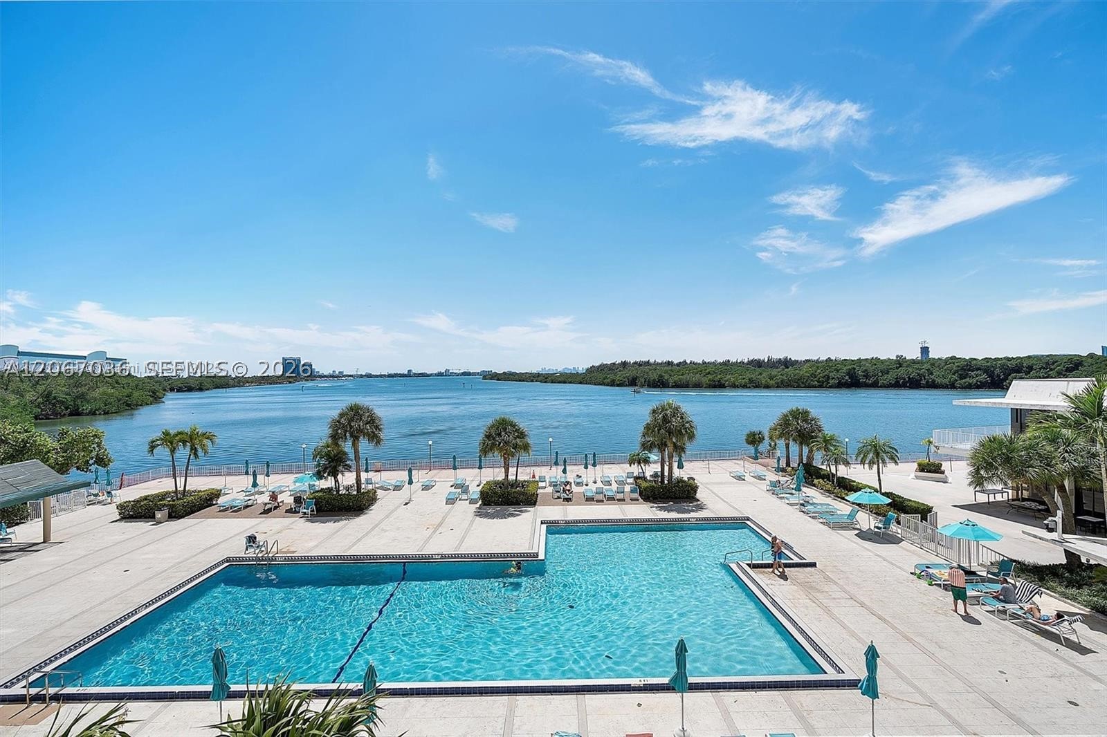 300 Bayview Dr #508