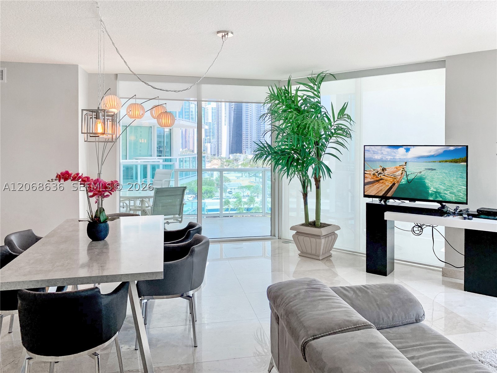 image St Tropez Sunny Isles0