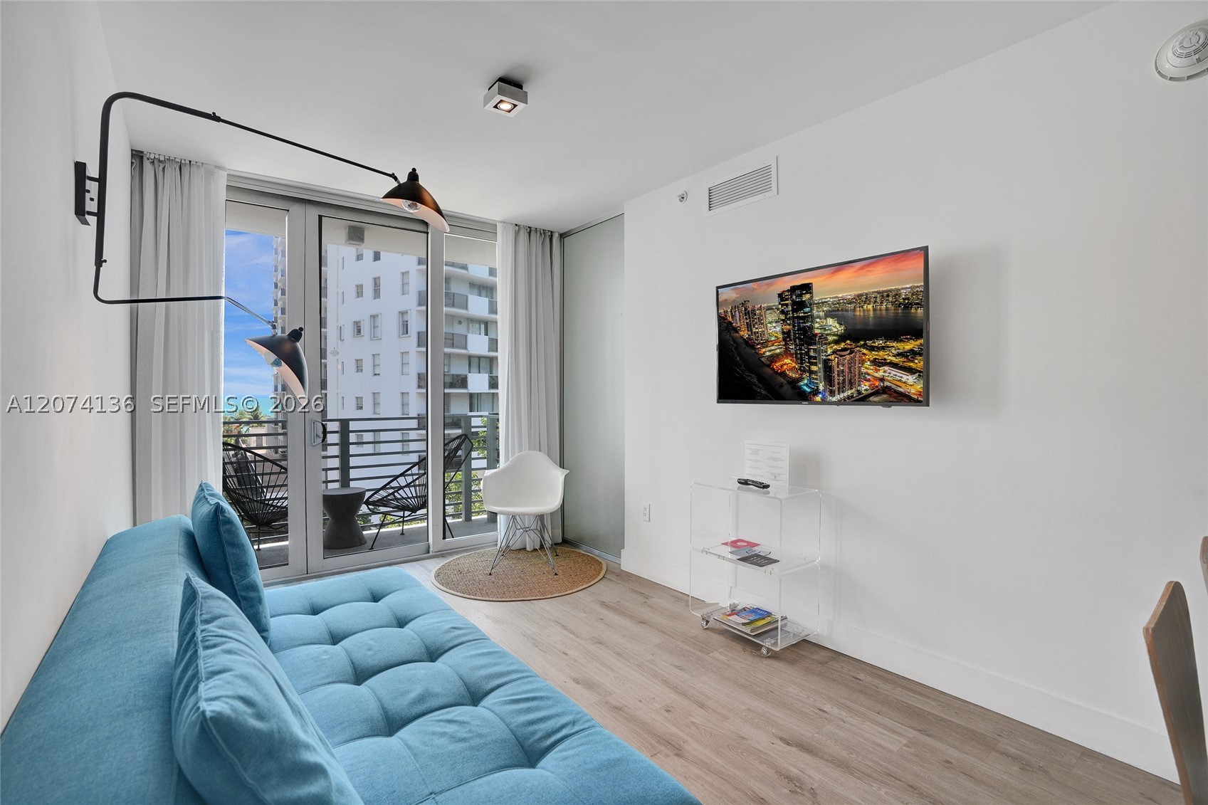 6080 Collins Ave #520