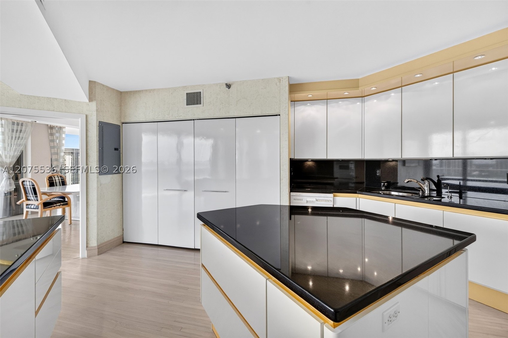 19707 Turnberry Way #22A Aventura, FL 33180