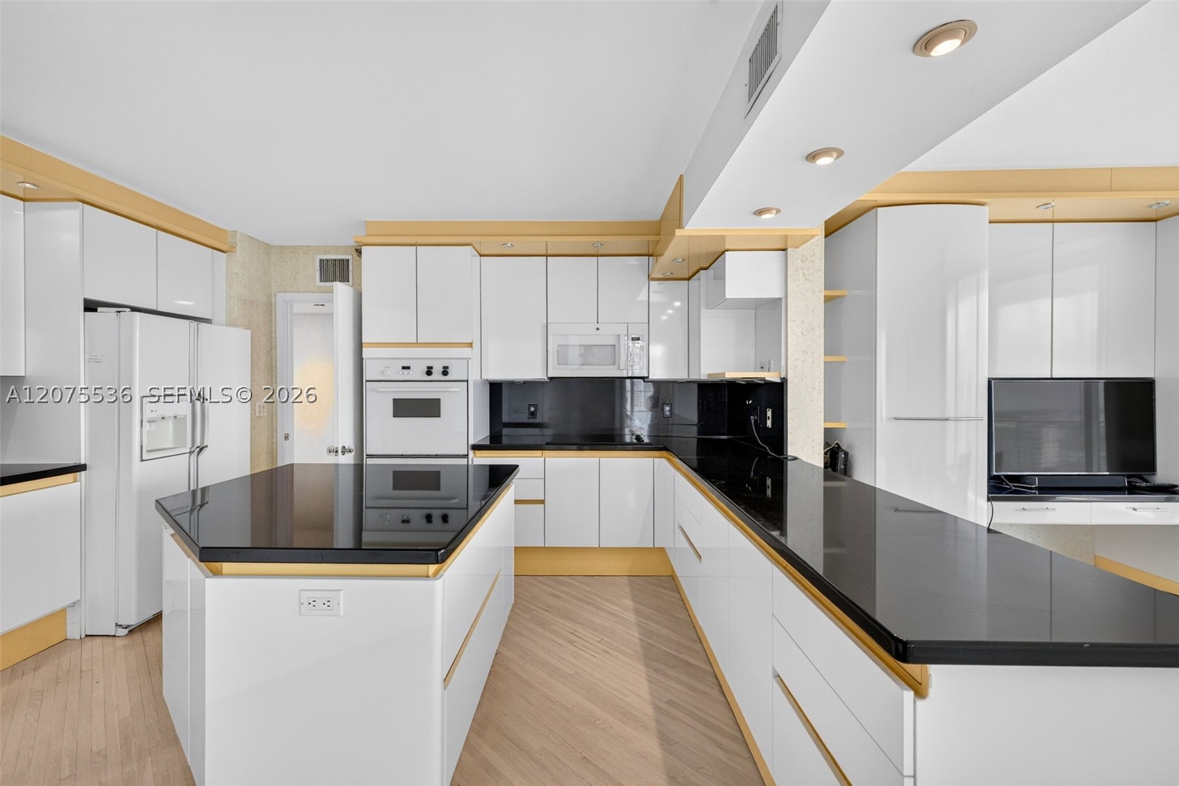 19707 Turnberry Way #22A Aventura, FL 33180
