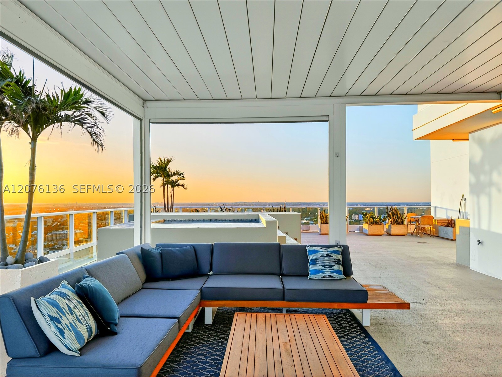 image Paramount Bay18