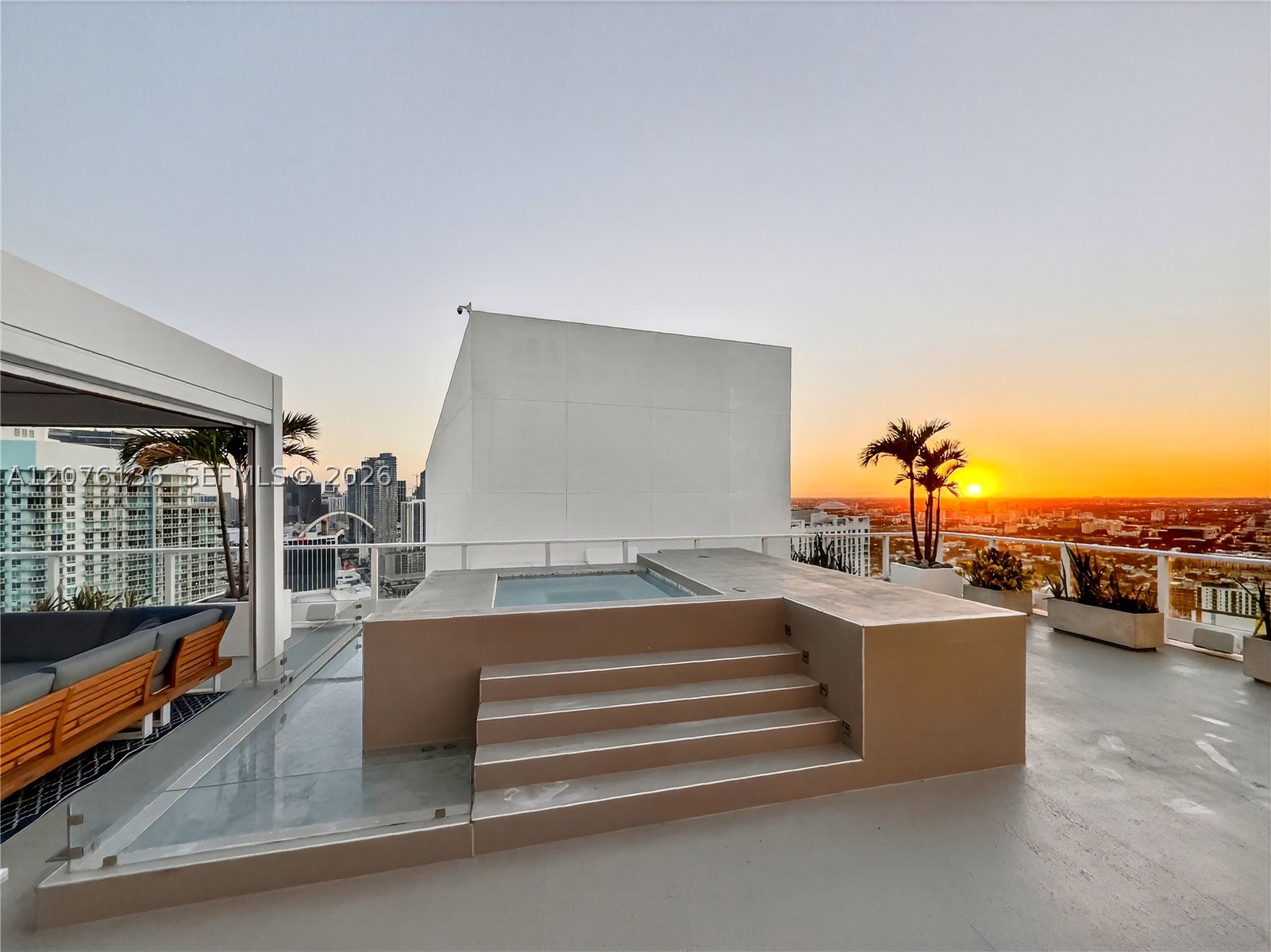 image Paramount Bay19