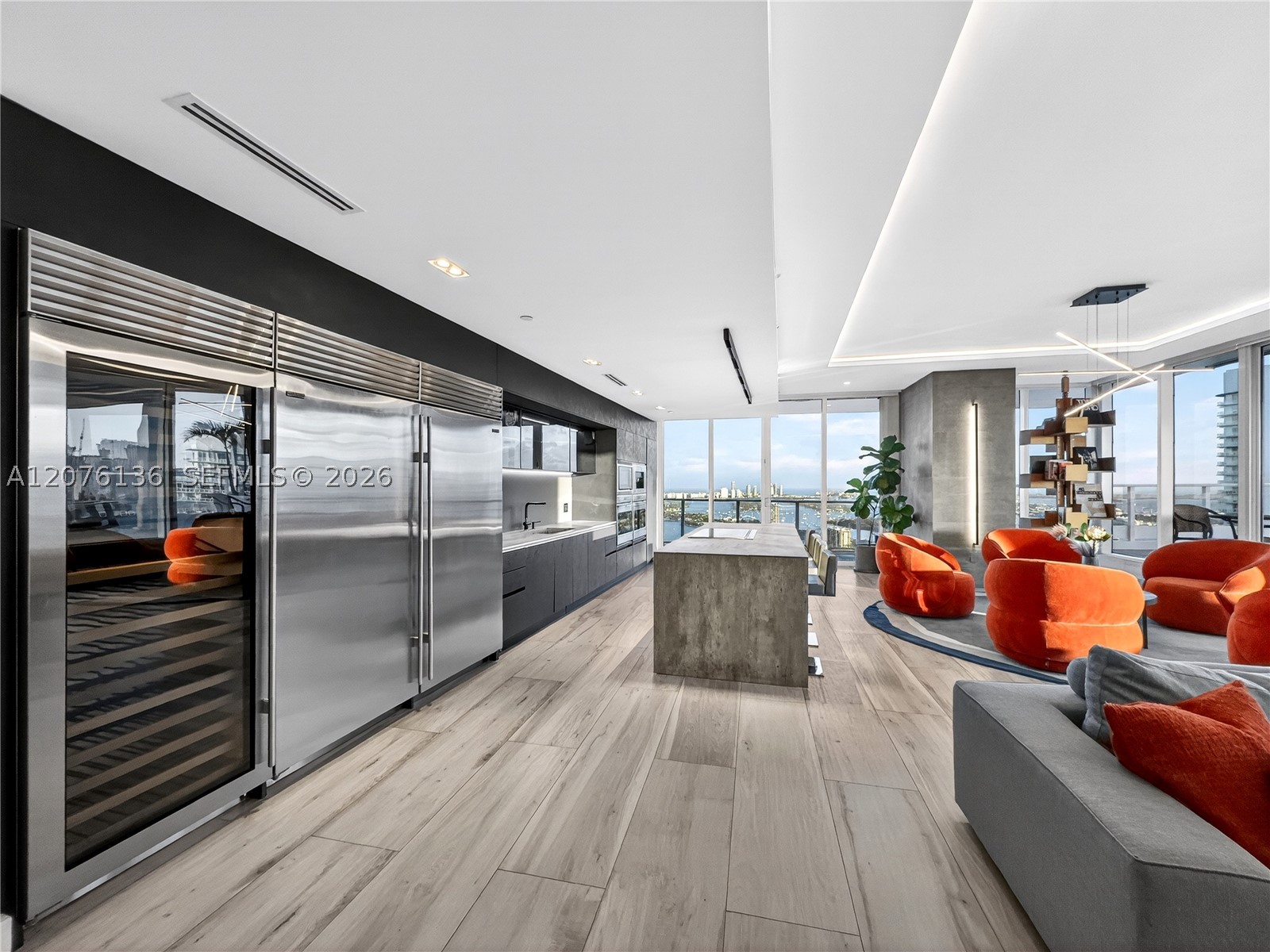 image Paramount Bay22