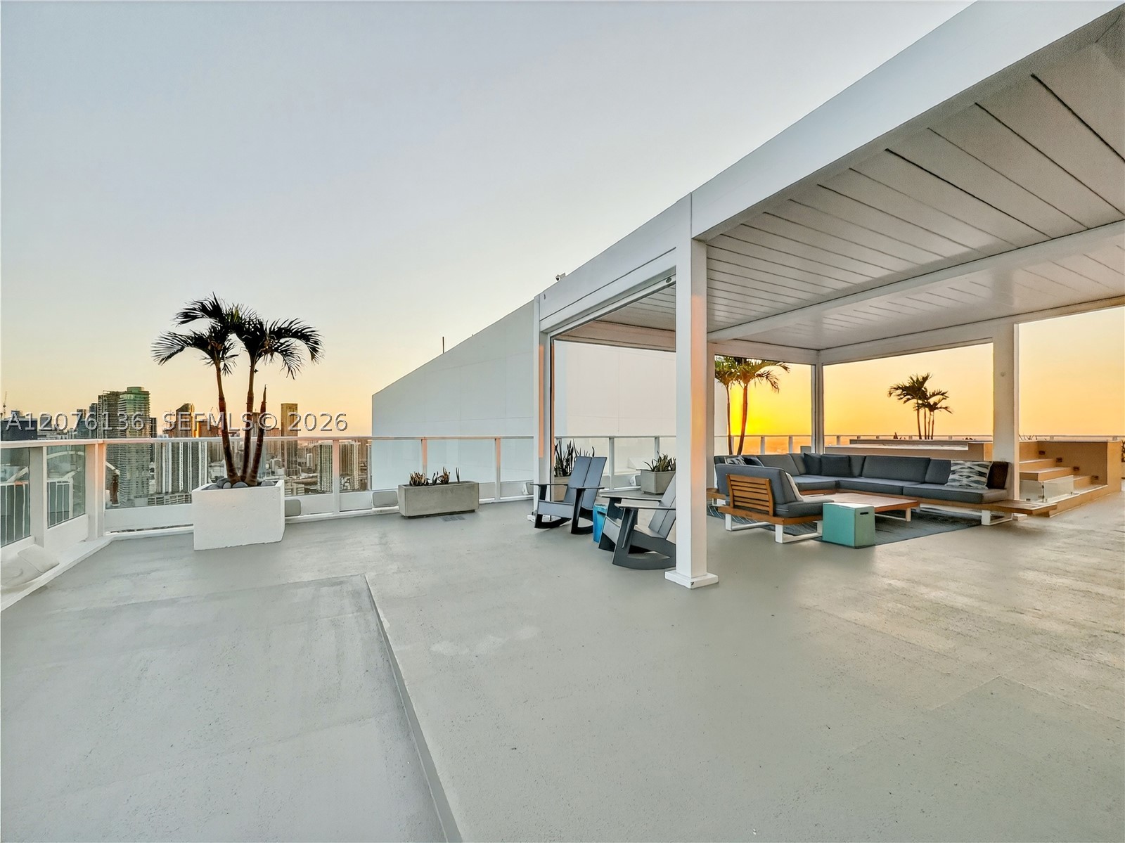 image Paramount Bay28