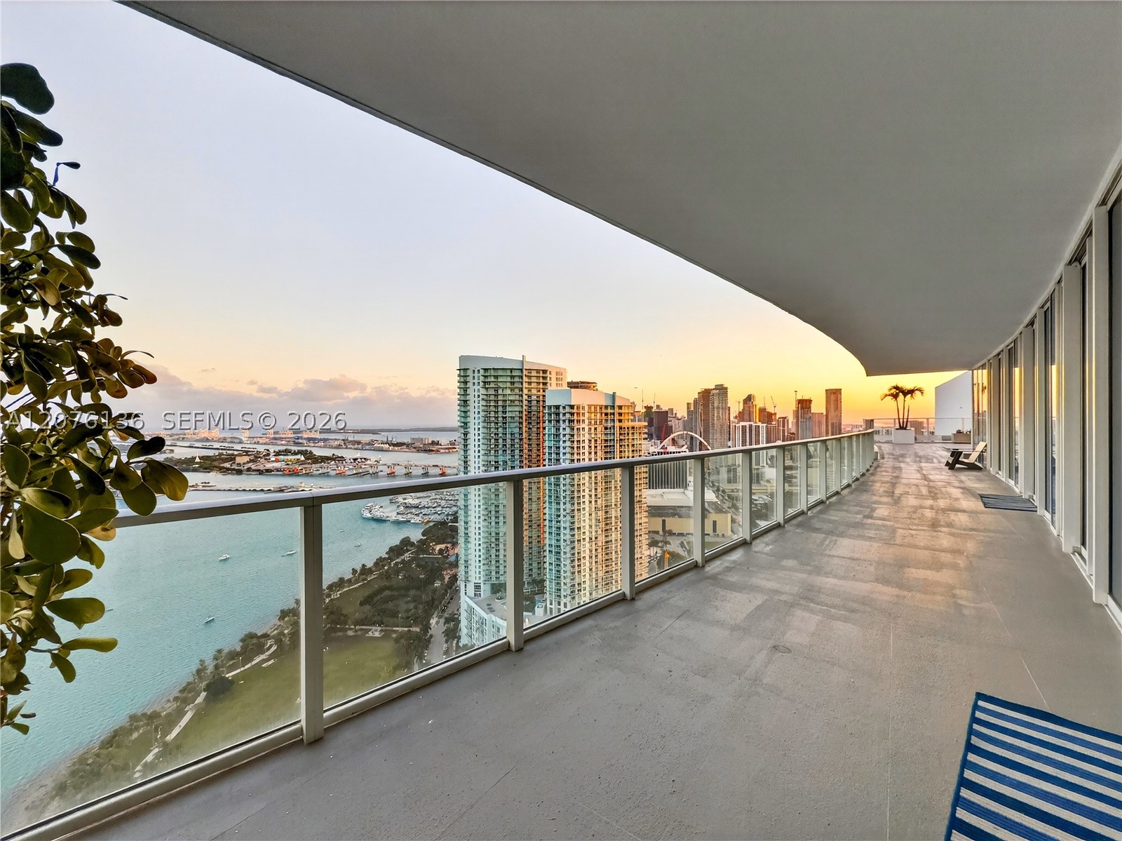 image Paramount Bay40