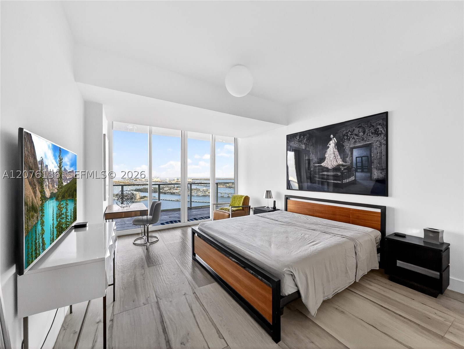 image Paramount Bay43