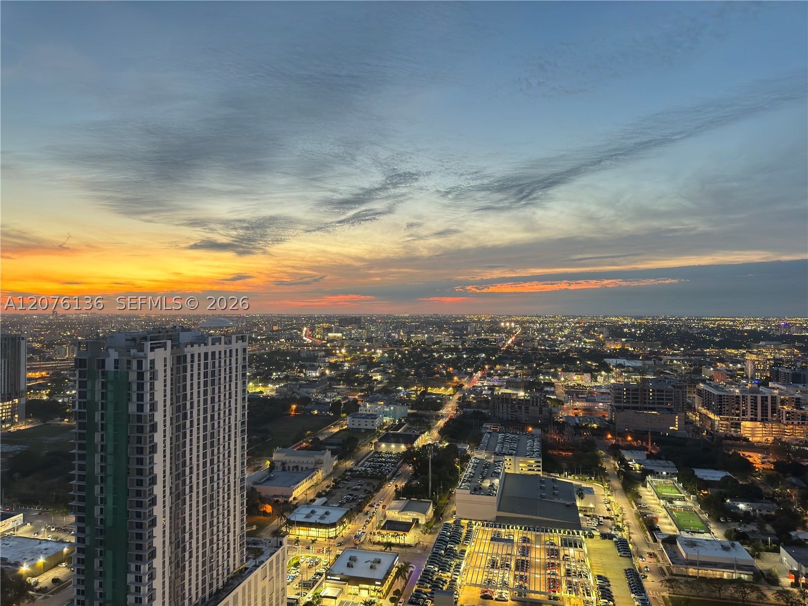 image Paramount Bay52
