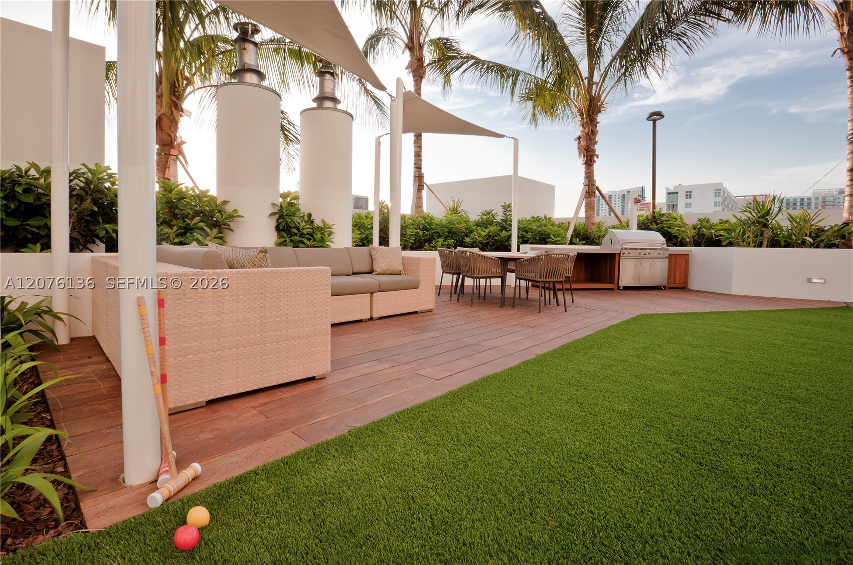 image Paramount Bay65