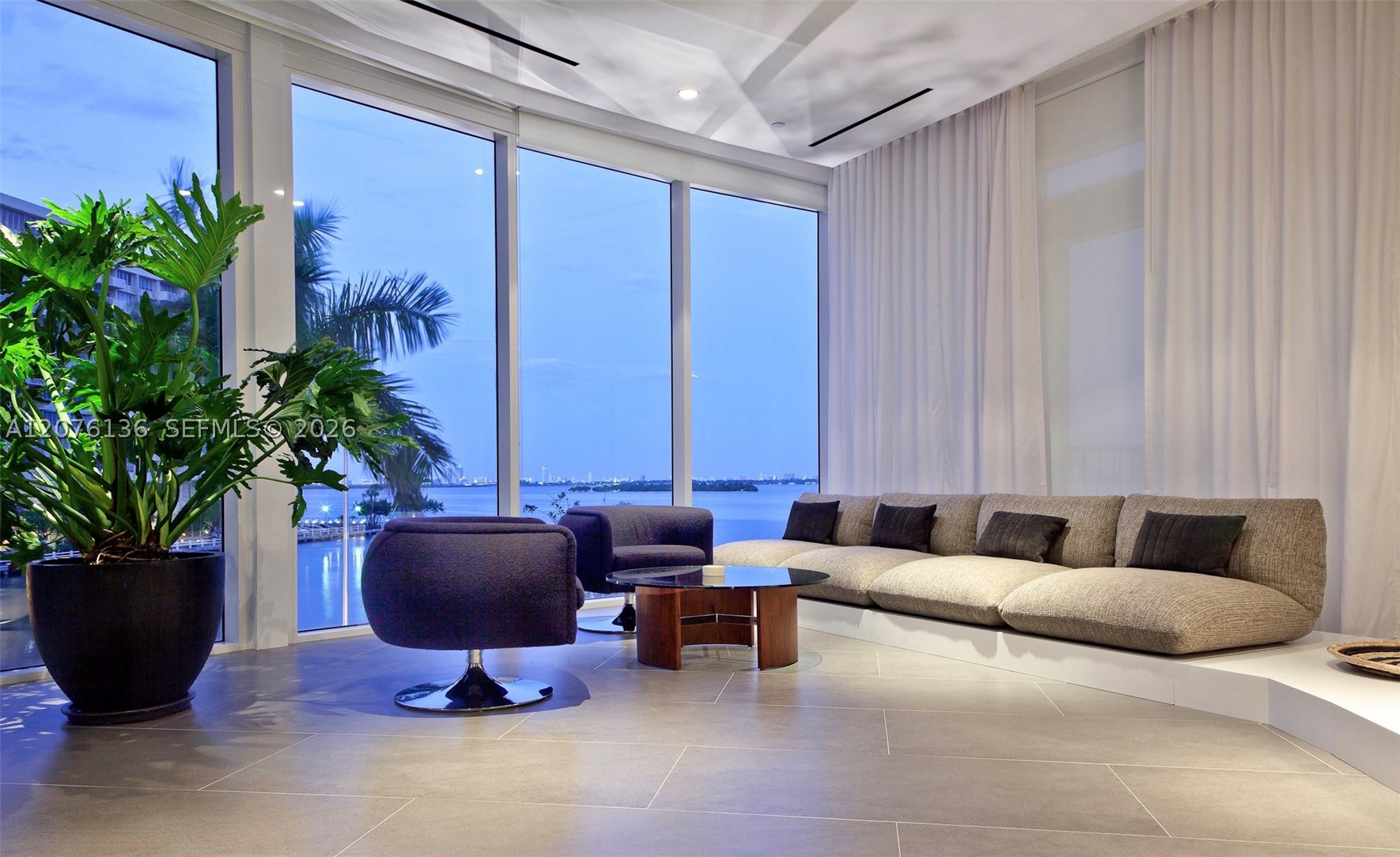 image Paramount Bay82