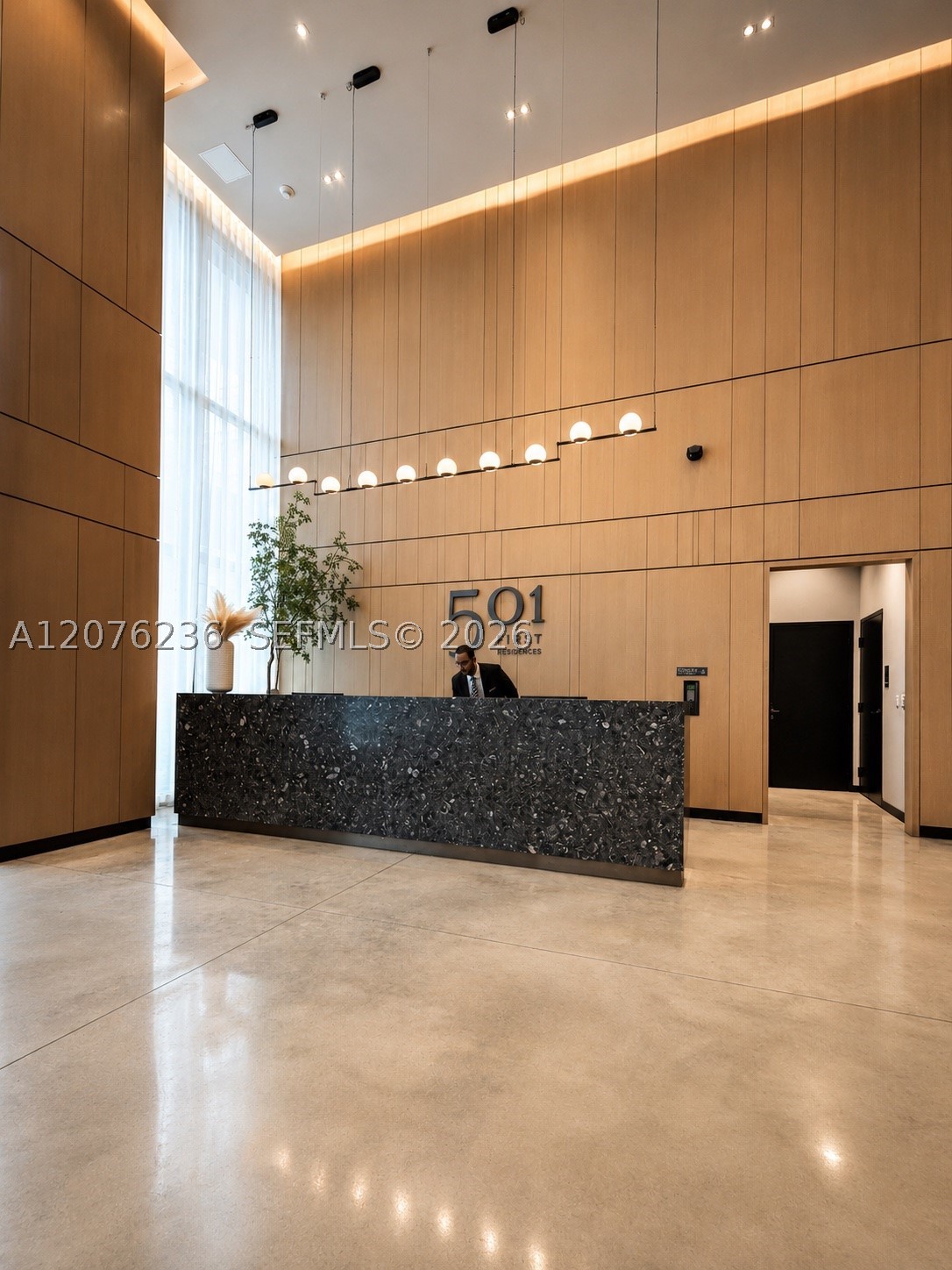 121 NE 5th St #3712 Miami, FL 33132