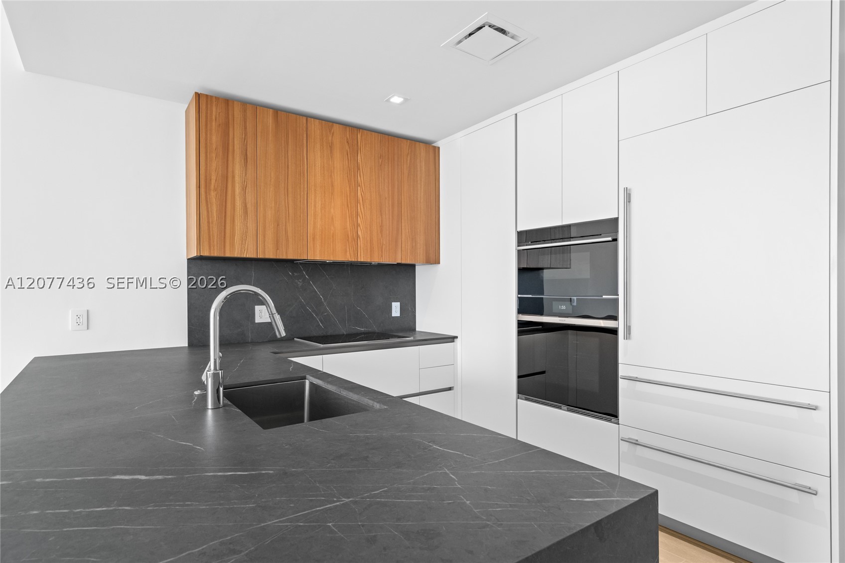 1400 Biscayne Blvd #4203 Miami, FL 33132