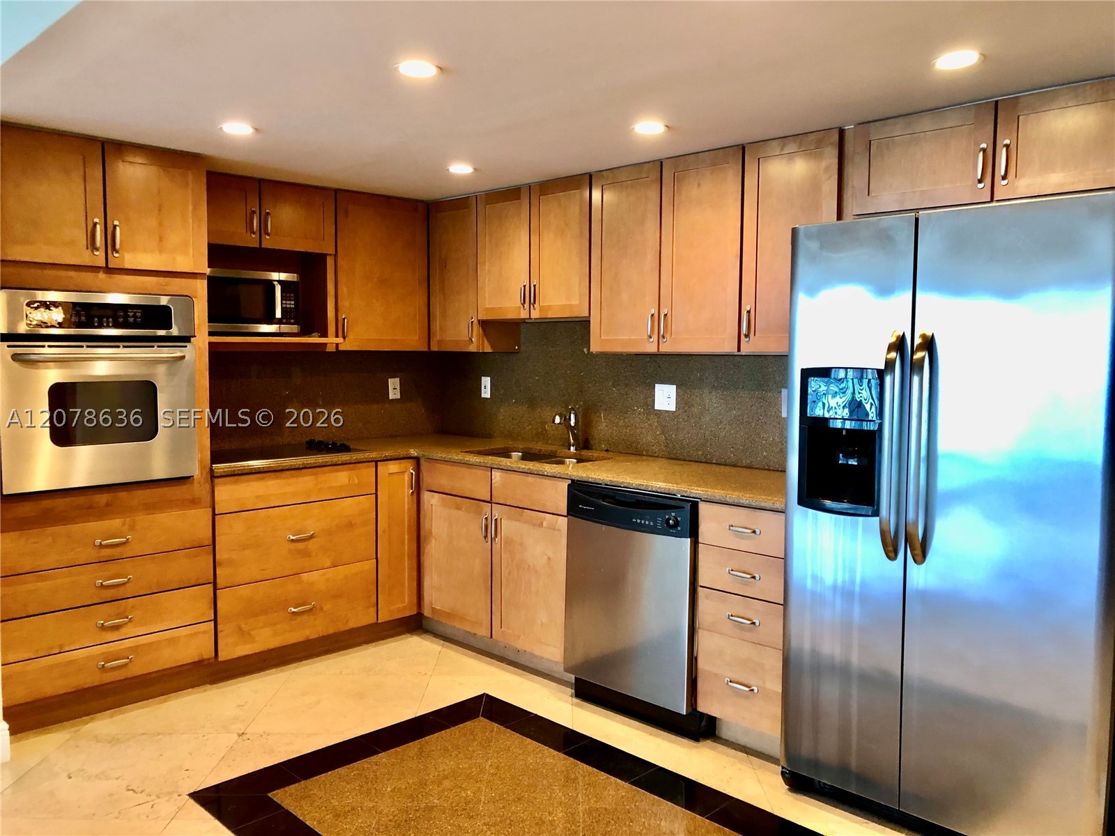19390 Collins Ave #1206