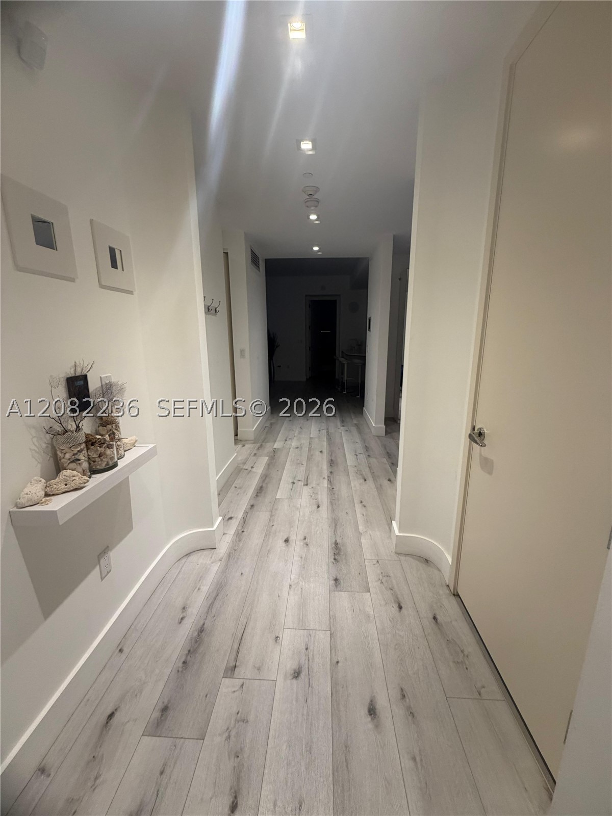 image Jade Signature16