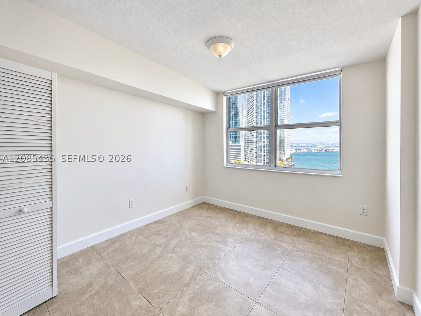 image Brickell on the River North11