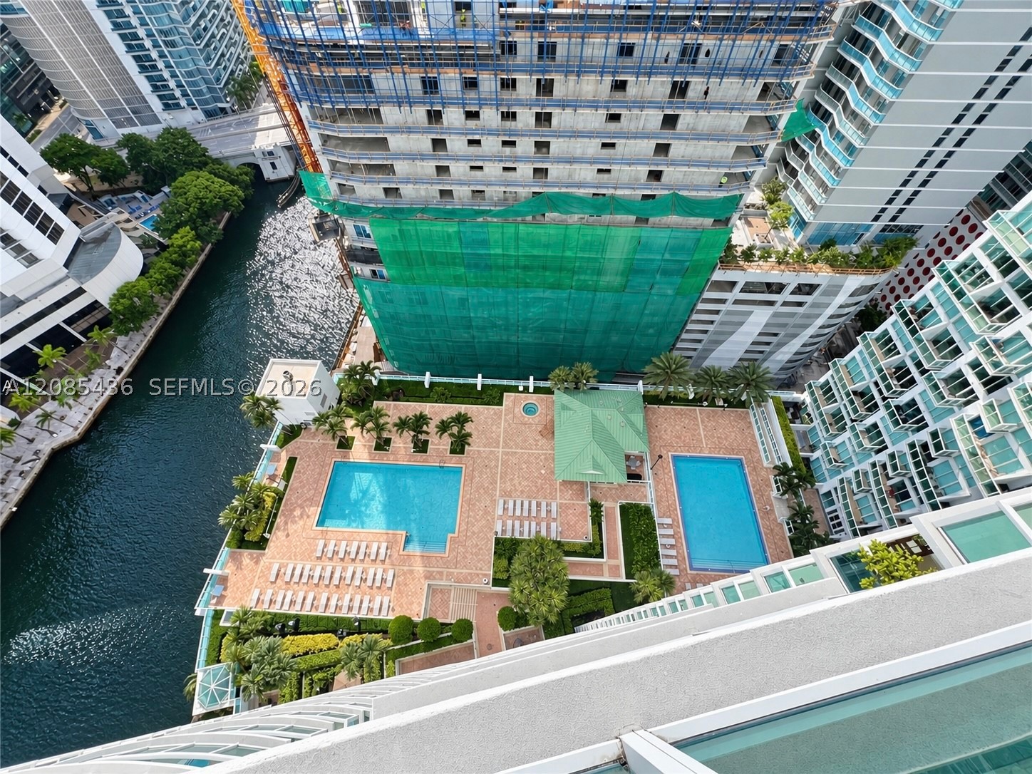 image Brickell on the River North13