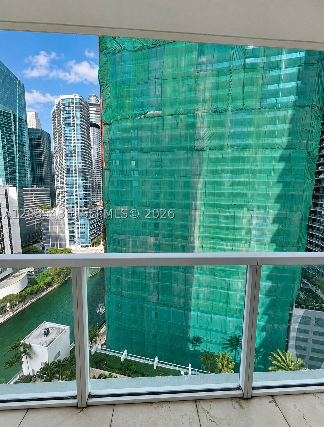 image Brickell on the River North15