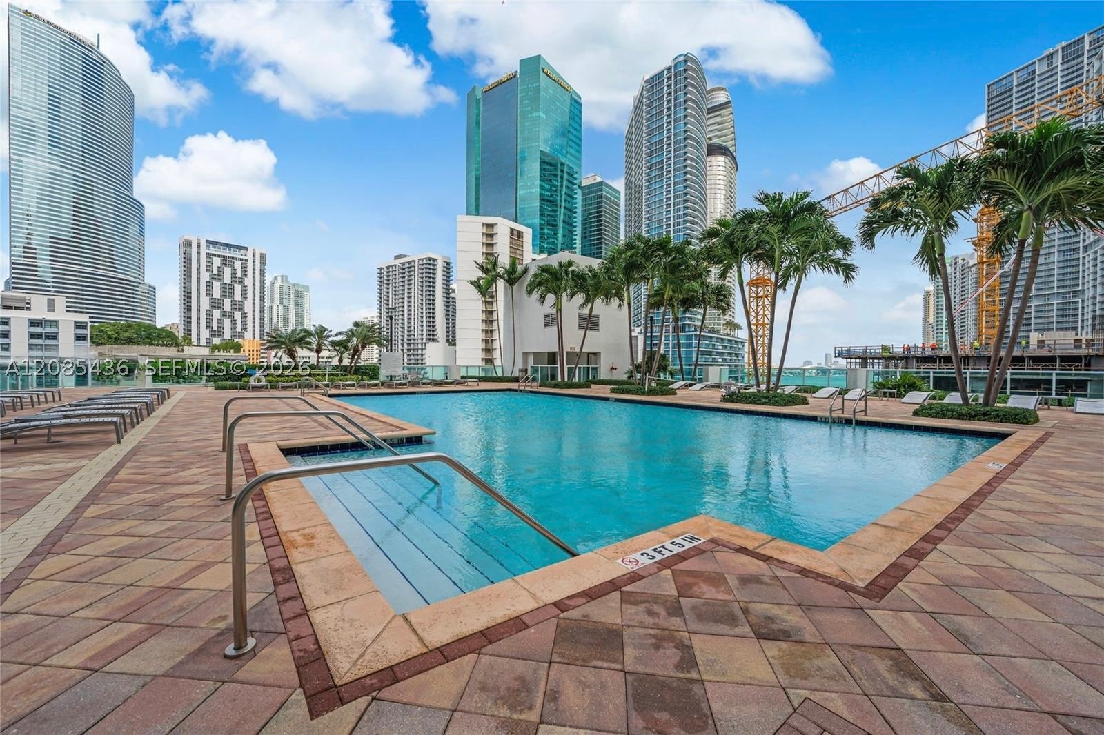 image Brickell on the River North17