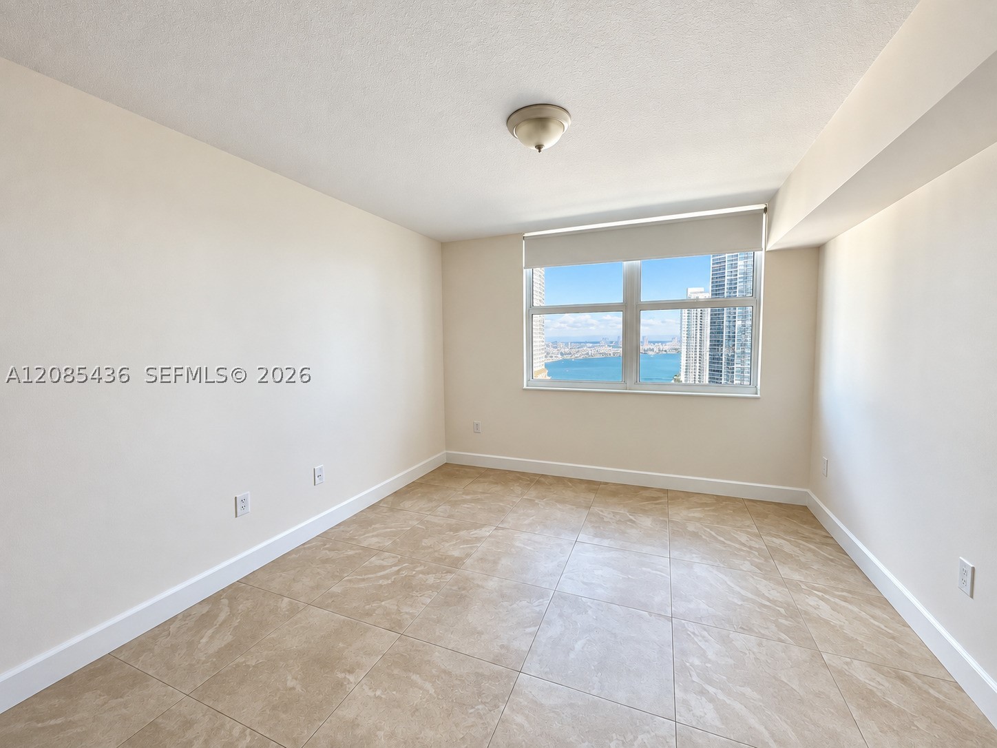 image Brickell on the River North5