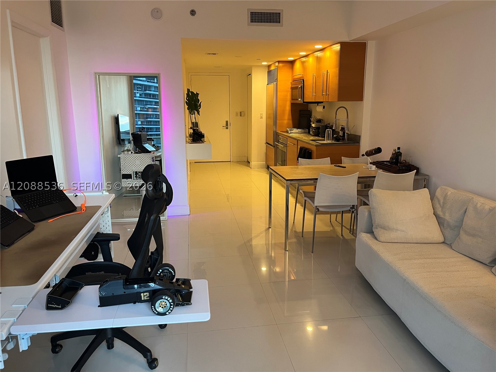 image Icon Brickell I10
